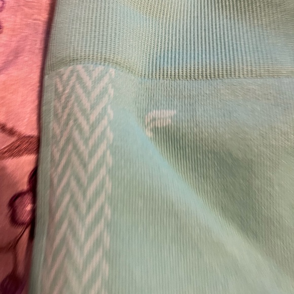 Fabletics women’s light green leggings! - Picture 4 of 5